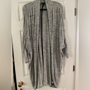 Gently used Flowy Oversized Sweater Size M